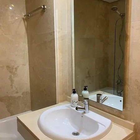 Duquesa Suites 219 *