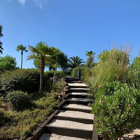 Duquesa Suites 219 *